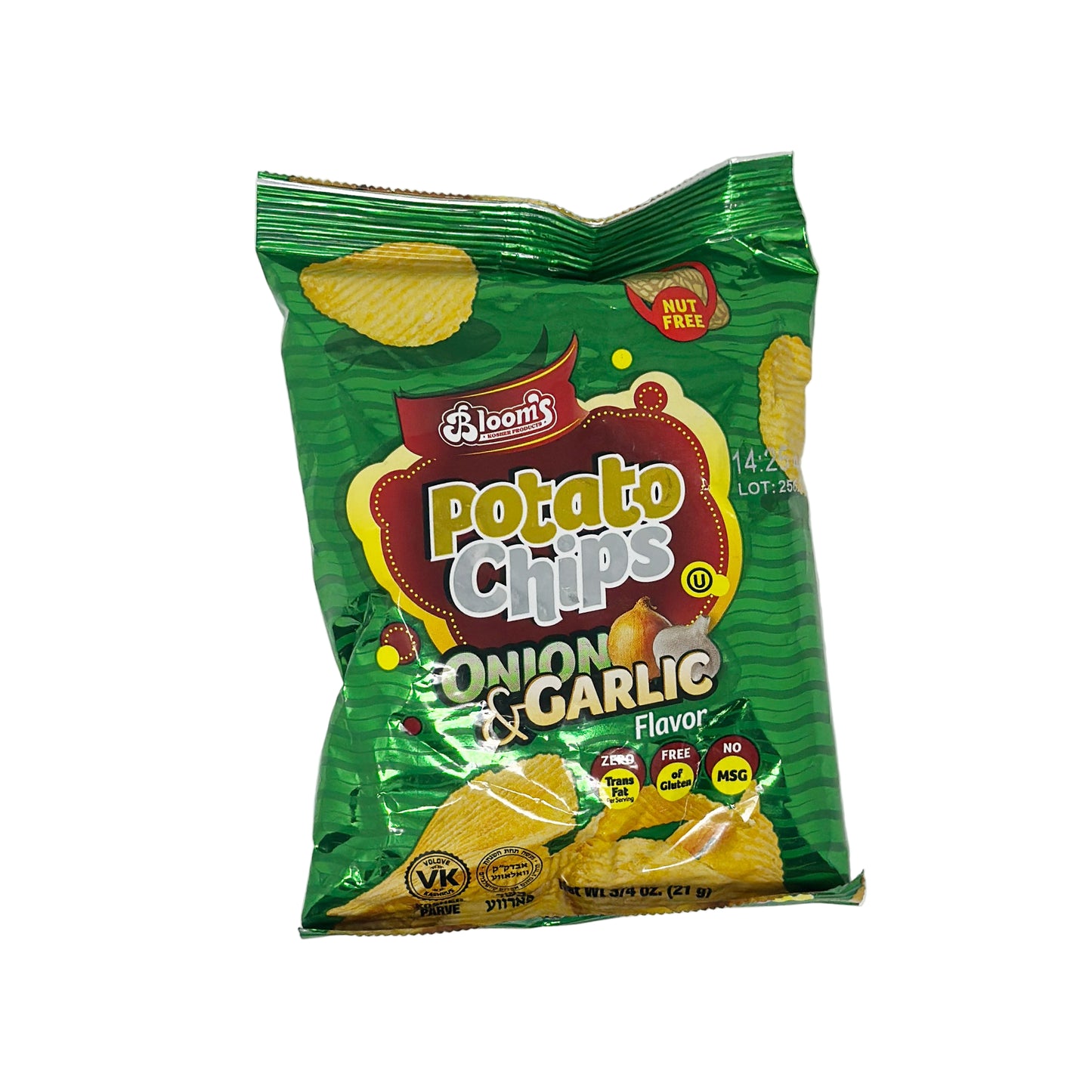 A pack of Bloom's Potato Chips with Onion & Garlic flavor in green packaging.