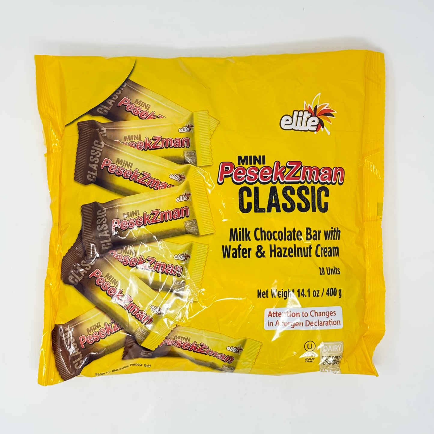Yellow package of Mini PesekZman Classic Milk Chocolate Bars with Wafer & Hazelnut Cream on a white background